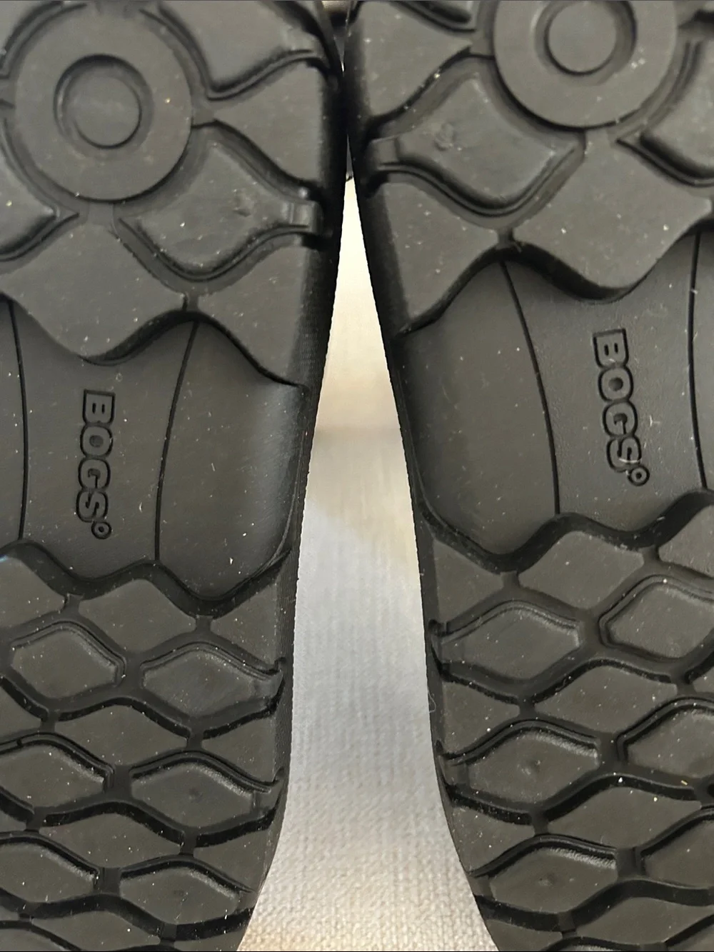 BOGS unisex-child Bogs Essential Rain, Black, NWOT Display pair